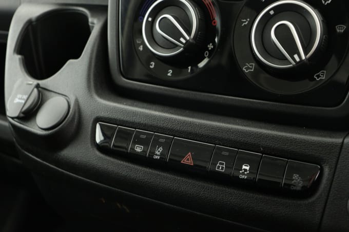 2025 Peugeot Boxer