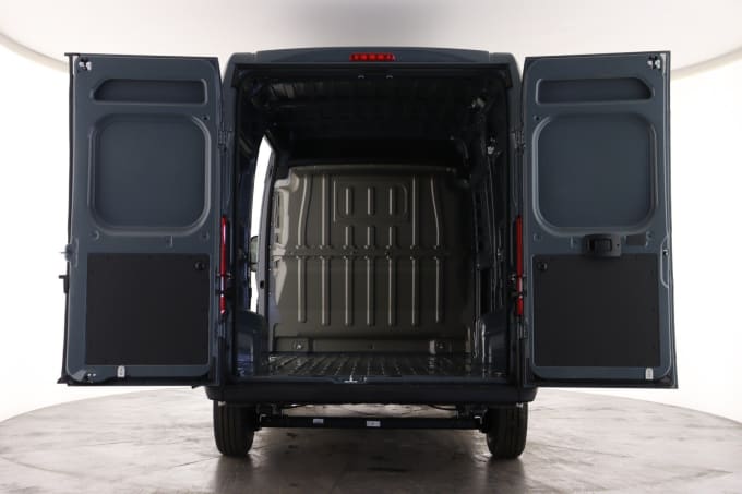 2025 Peugeot Boxer
