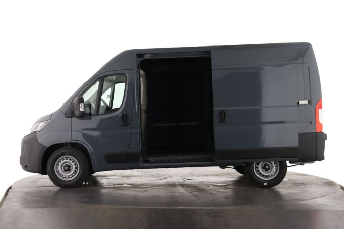2025 Peugeot Boxer