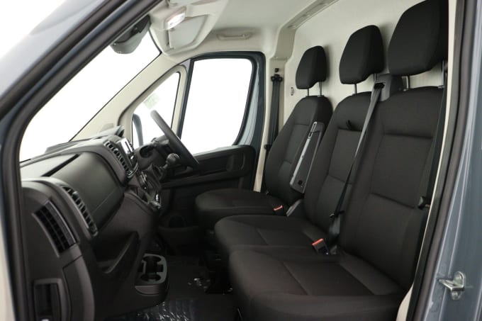 2025 Peugeot Boxer