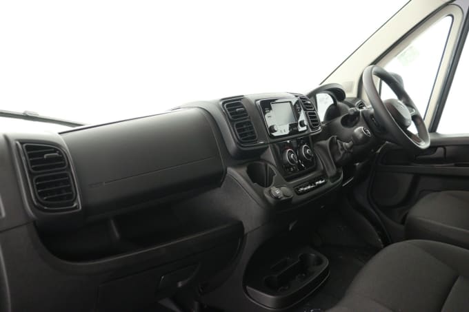 2025 Peugeot Boxer