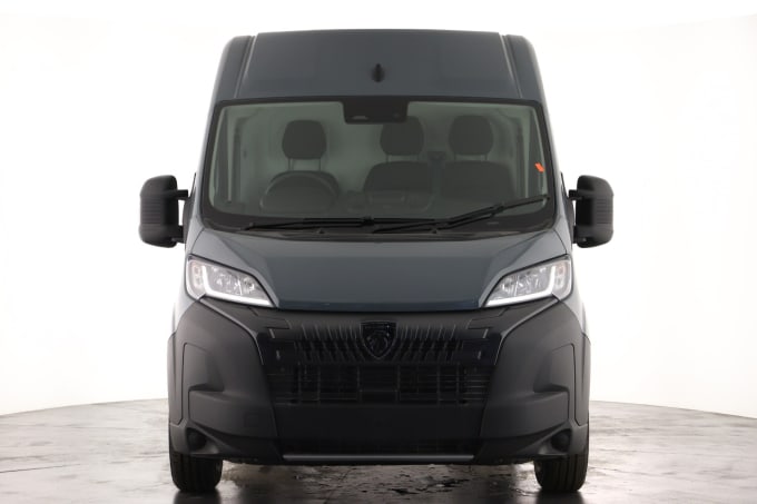 2025 Peugeot Boxer