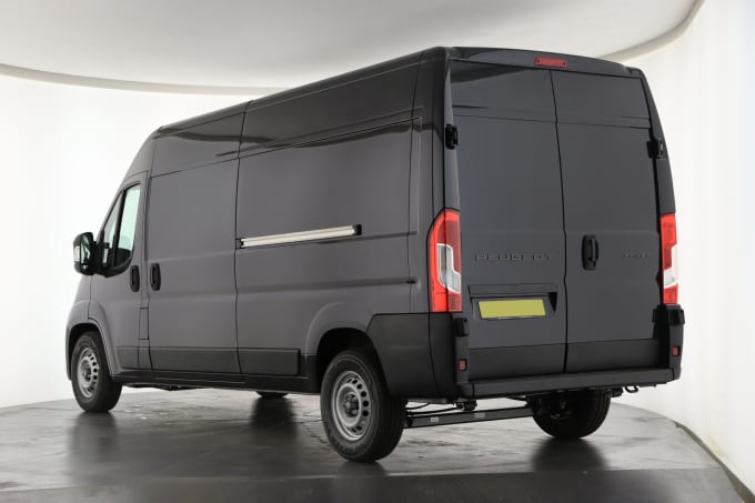 2025 Peugeot Boxer