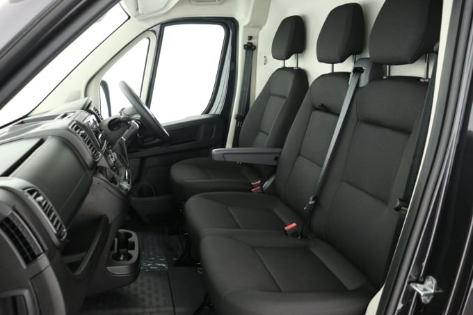 2025 Peugeot Boxer