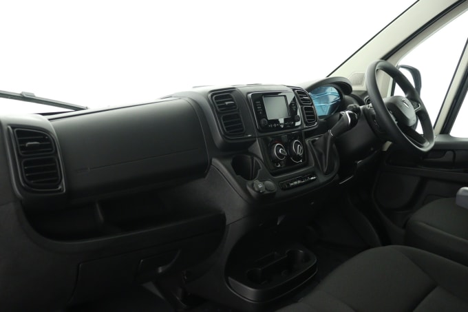 2025 Peugeot Boxer