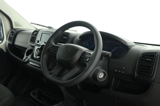2025 Peugeot Boxer