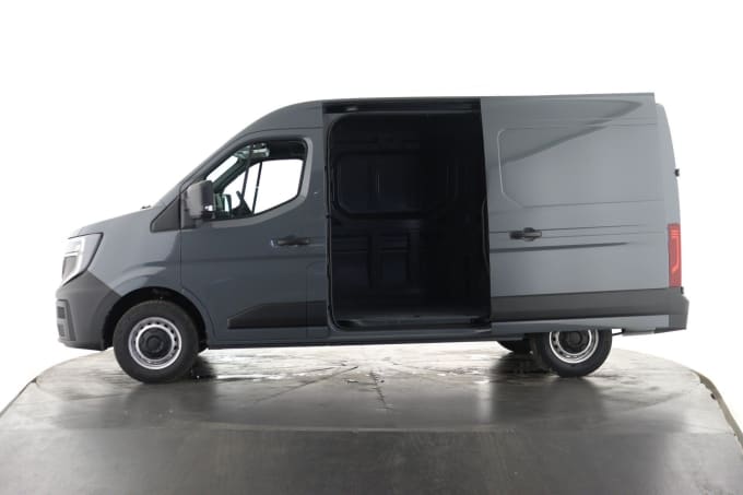 2025 Renault Master