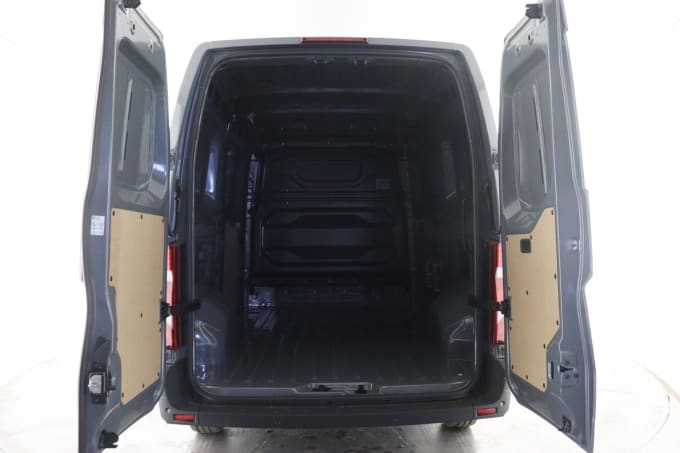 2025 Renault Master