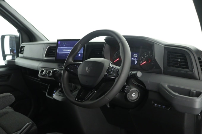 2025 Renault Master