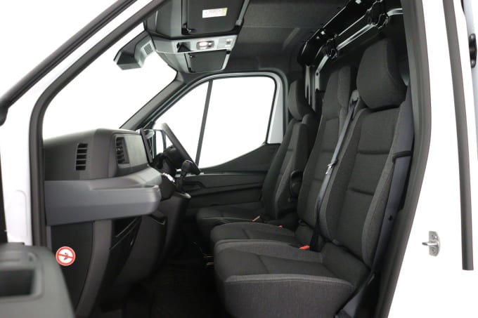 2025 Renault Master