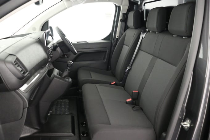 2025 Peugeot Expert