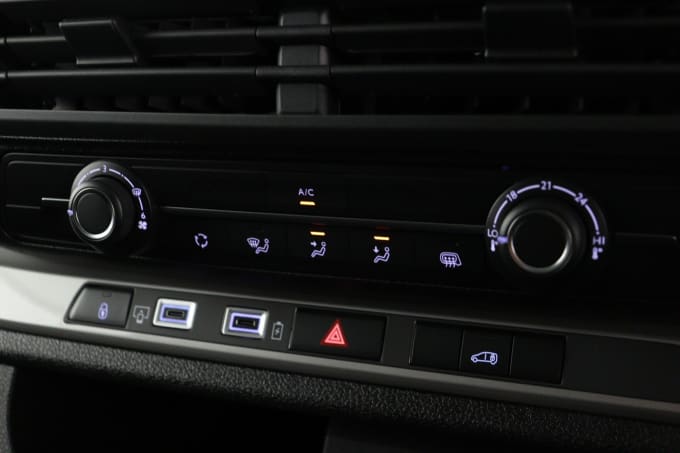 2025 Peugeot Expert
