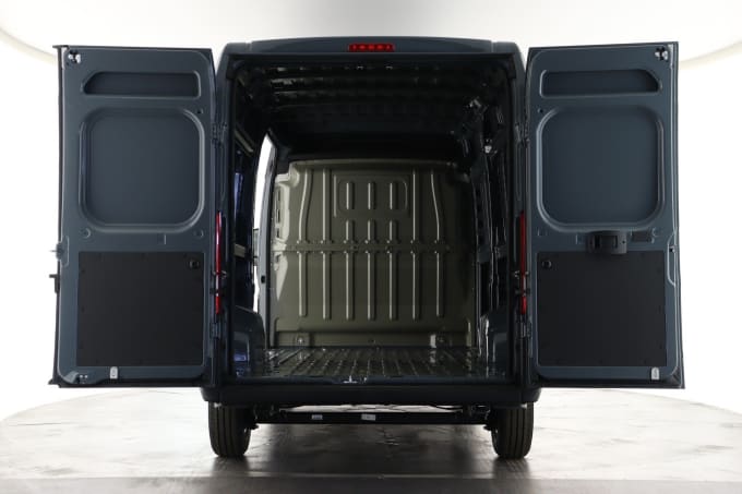 2025 Peugeot Boxer