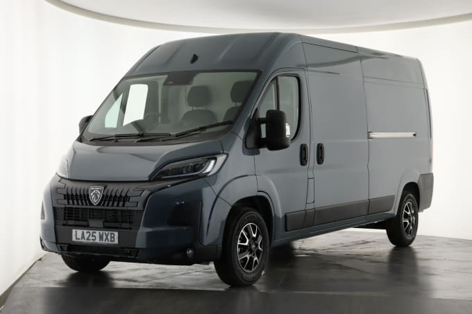 2025 Peugeot Boxer