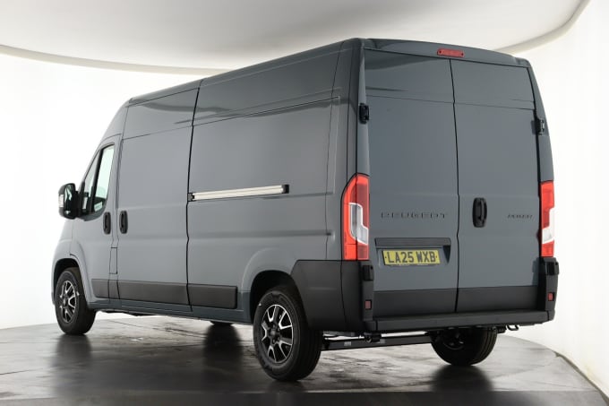 2025 Peugeot Boxer