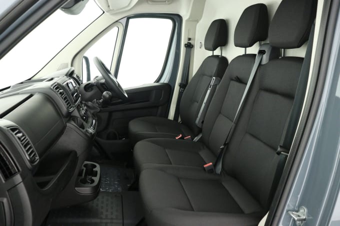 2025 Peugeot Boxer