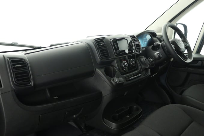 2025 Peugeot Boxer