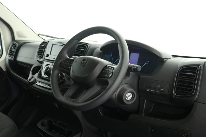 2025 Peugeot Boxer
