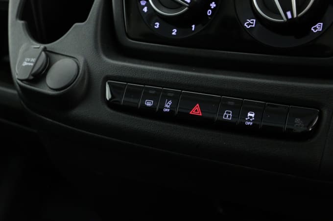 2025 Peugeot Boxer