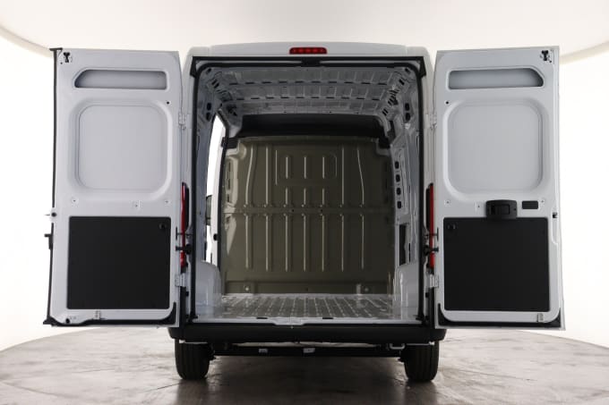 2025 Peugeot Boxer