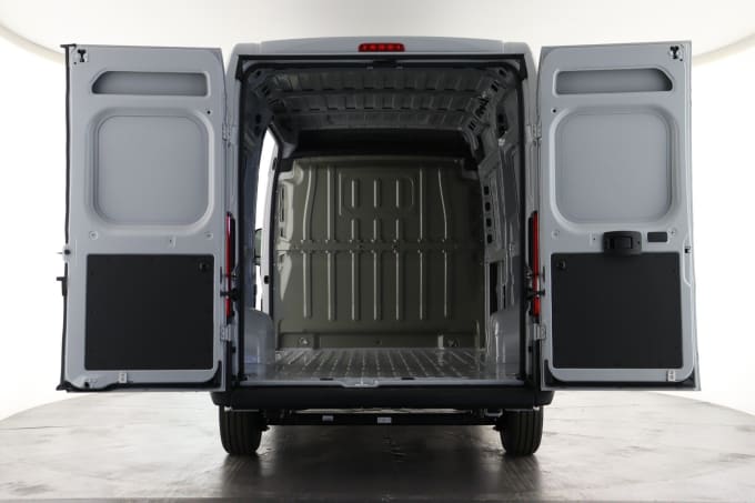 2025 Peugeot Boxer