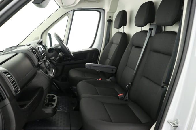 2025 Peugeot Boxer