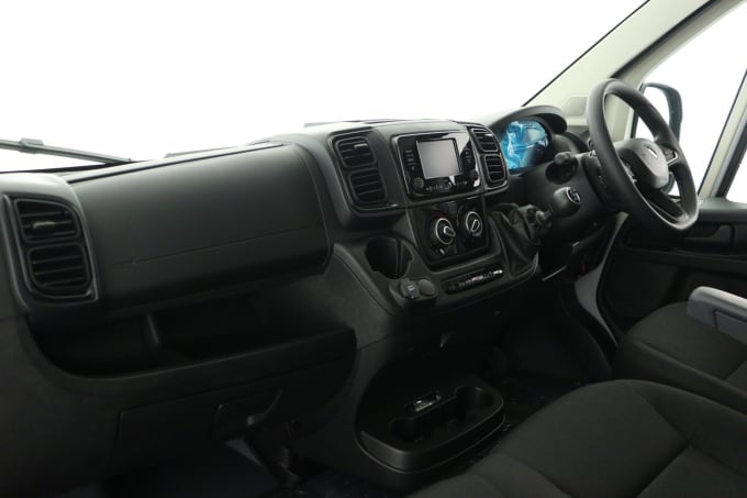 2025 Peugeot Boxer