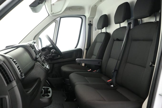 2025 Peugeot Boxer