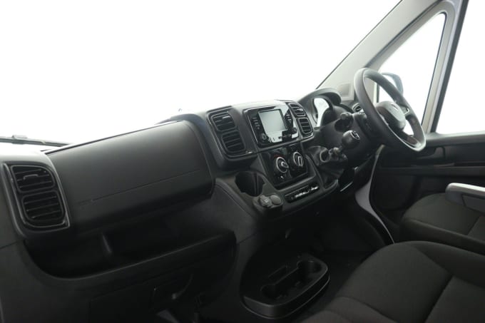 2025 Peugeot Boxer