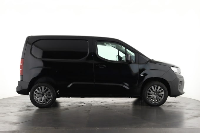 2025 Peugeot Partner