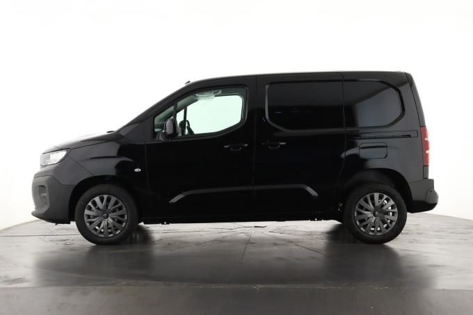 2025 Peugeot Partner