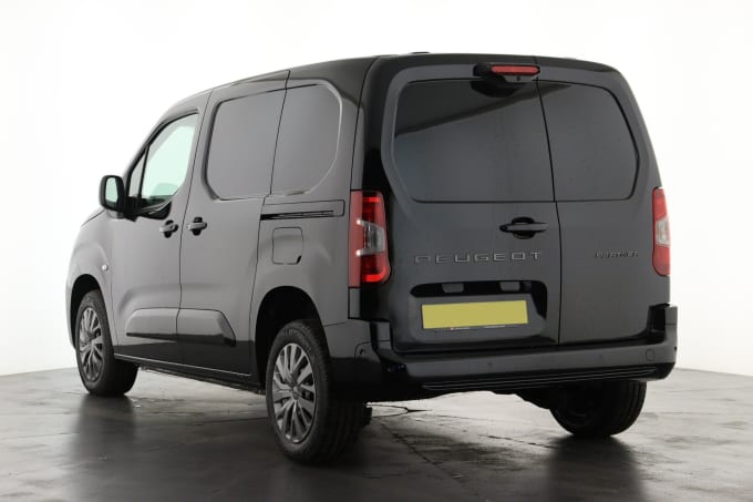 2025 Peugeot Partner