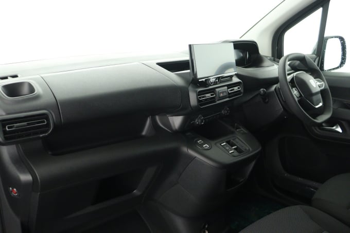 2025 Peugeot Partner