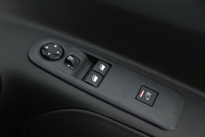 2025 Peugeot Partner