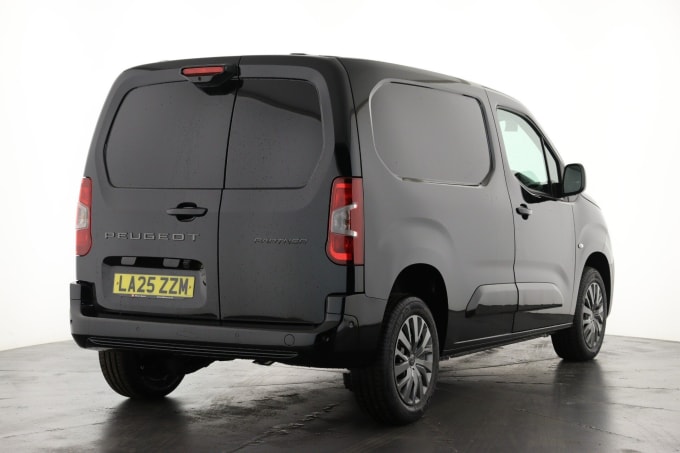 2025 Peugeot Partner
