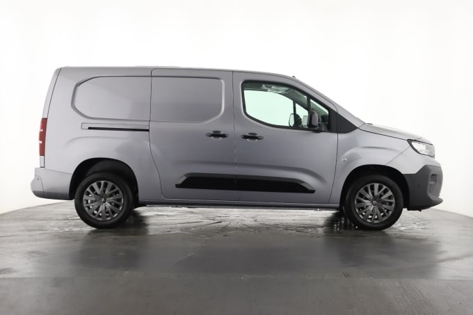 2025 Peugeot Partner