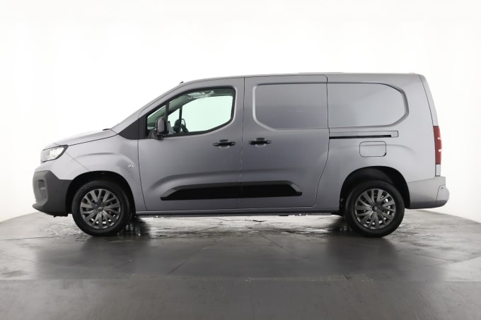 2025 Peugeot Partner