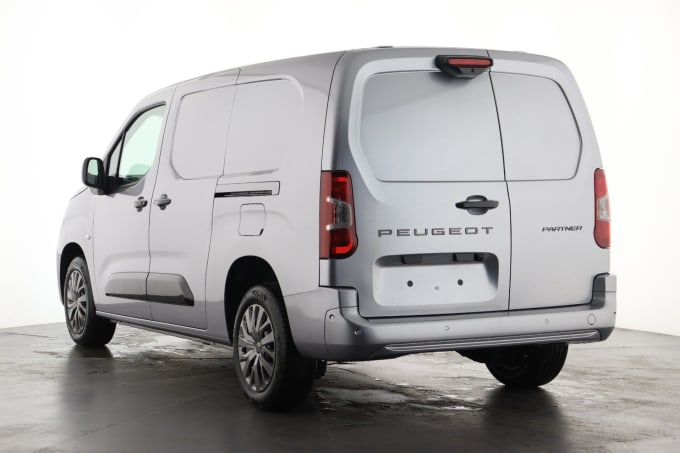 2025 Peugeot Partner