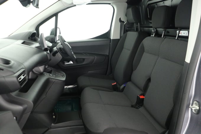 2025 Peugeot Partner