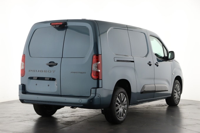 2025 Peugeot Partner