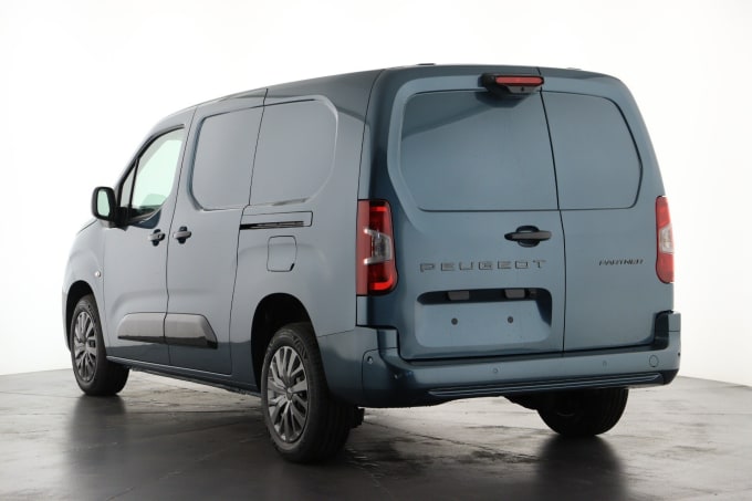 2025 Peugeot Partner