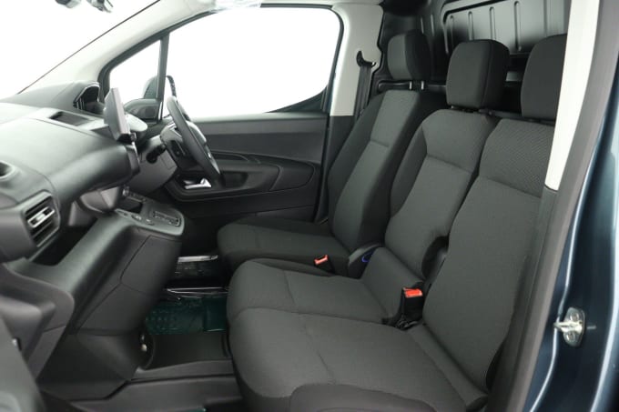2025 Peugeot Partner