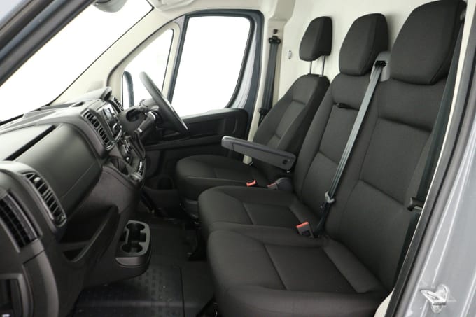 2025 Peugeot Boxer