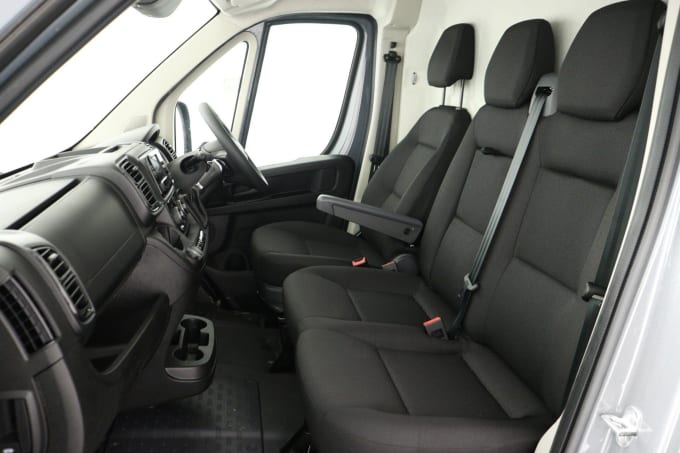 2025 Peugeot Boxer