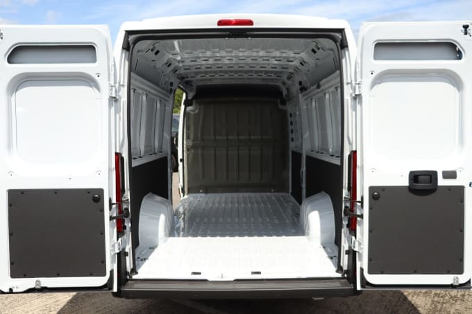 2025 Peugeot Boxer