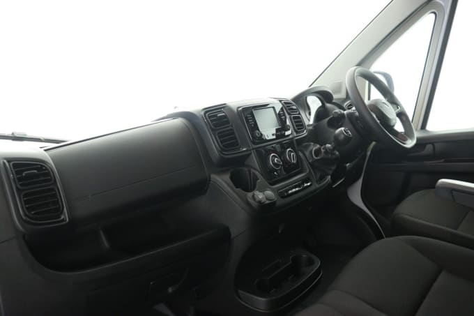 2025 Peugeot Boxer