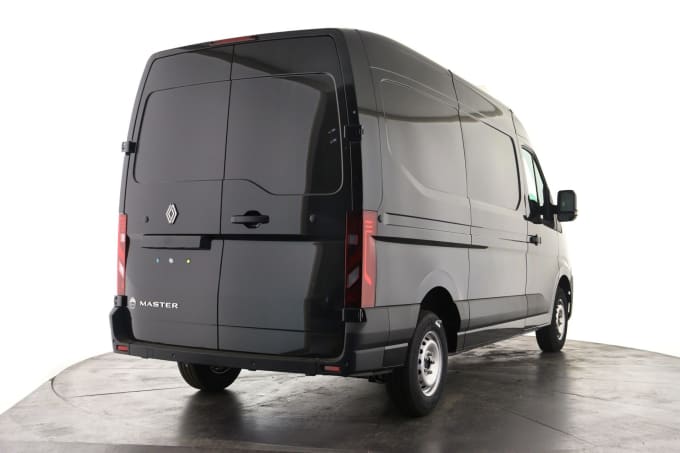 2025 Renault Master