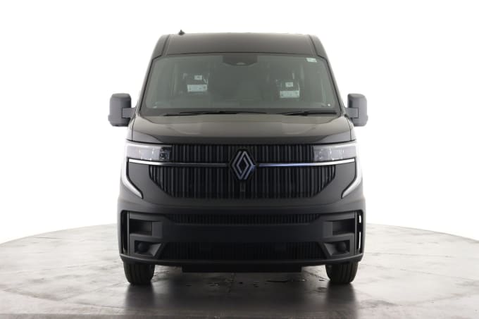 2025 Renault Master