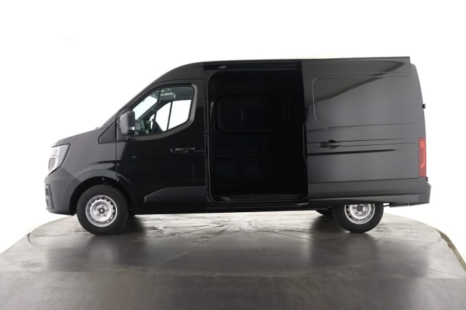 2025 Renault Master