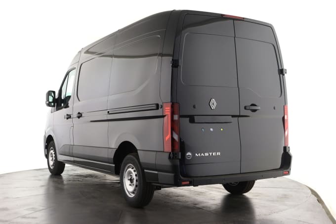 2025 Renault Master